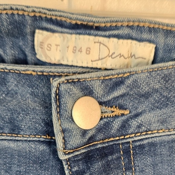 C Est 1946 Women Mid-Rise Straight Leg Jeans Size 20WP Distressed Rhinestone NWT - Picture 2 of 11